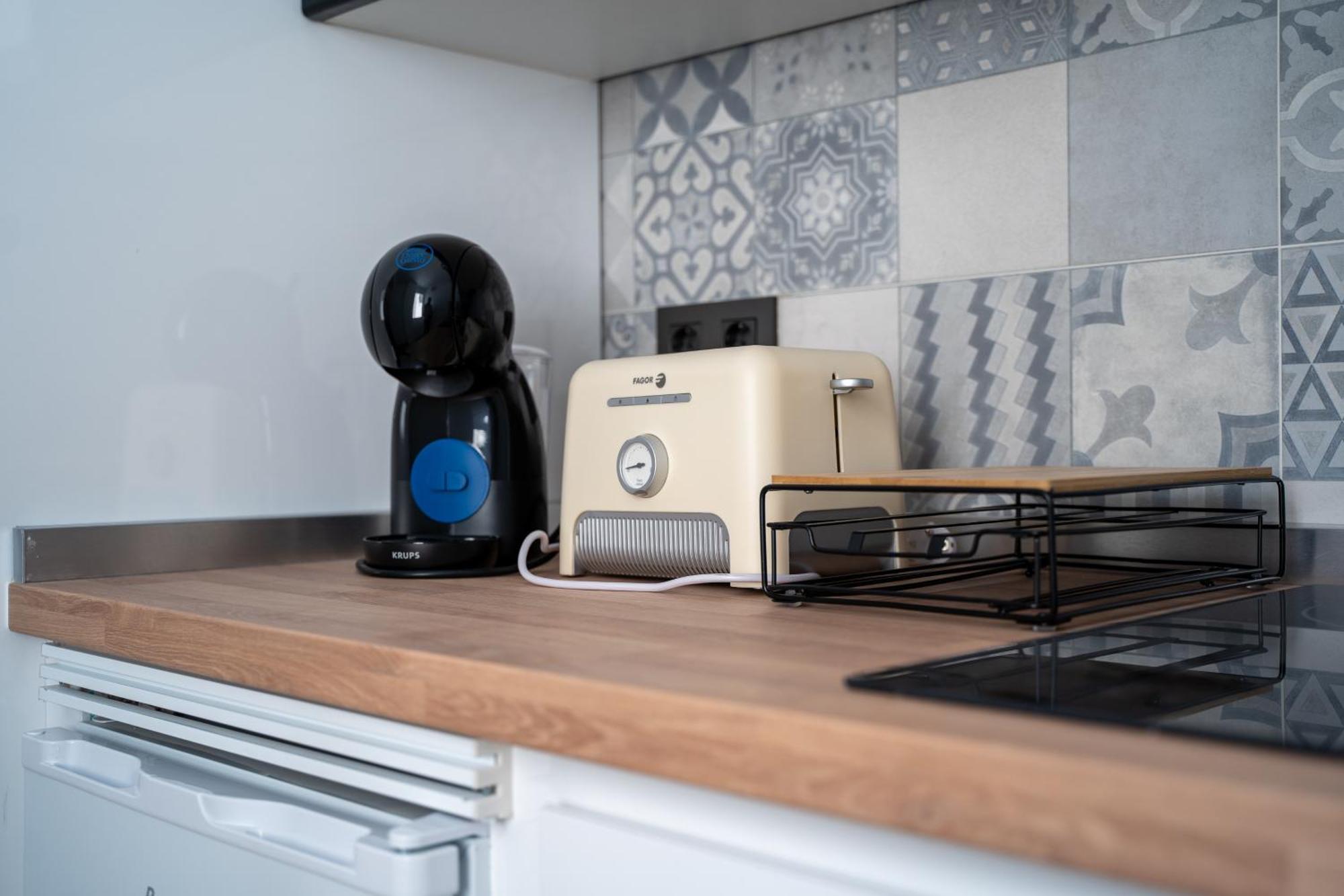 Apartamentos Gomerez 30 กรานาดา ภายนอก รูปภาพ